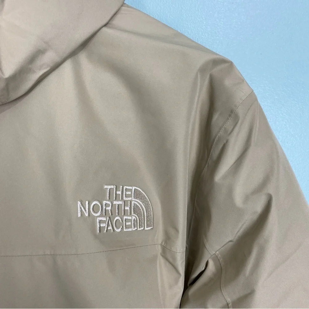 The North Face •shoulder hem